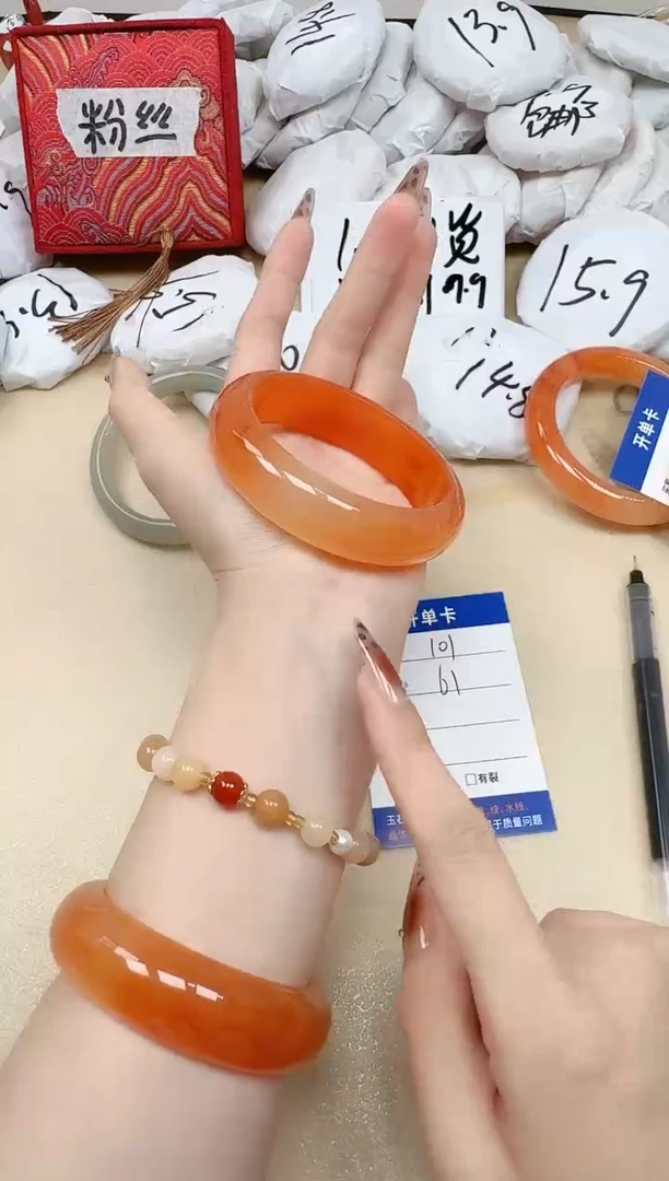 石英质玉手镯未镶嵌101/61