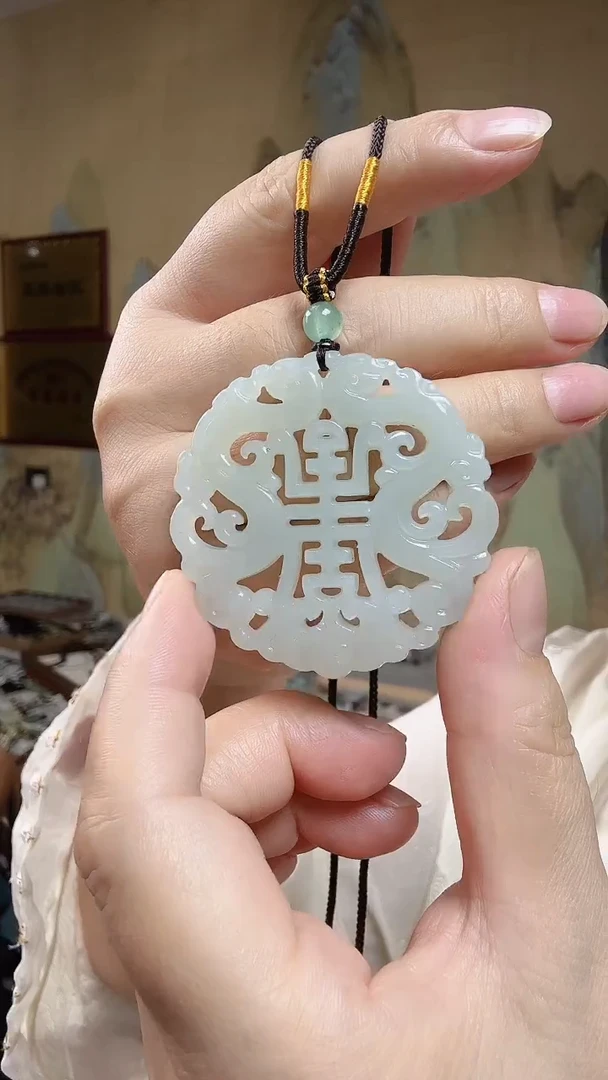 颈饰未镶嵌和田玉.