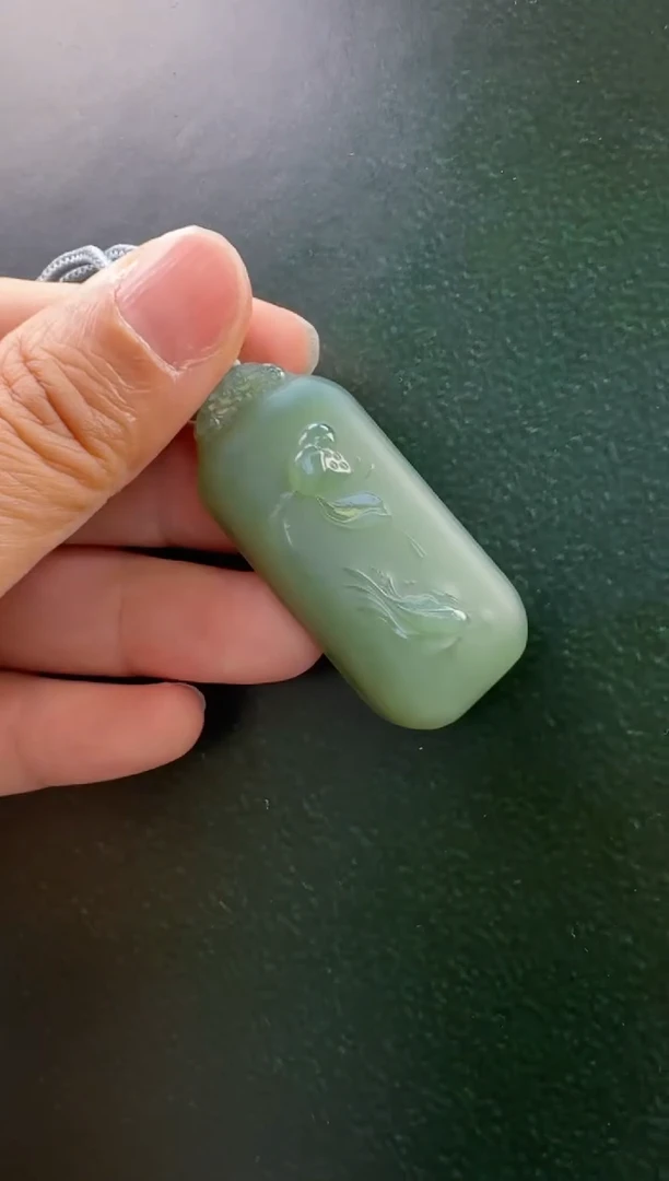 和田玉未镶嵌颈饰吊坠