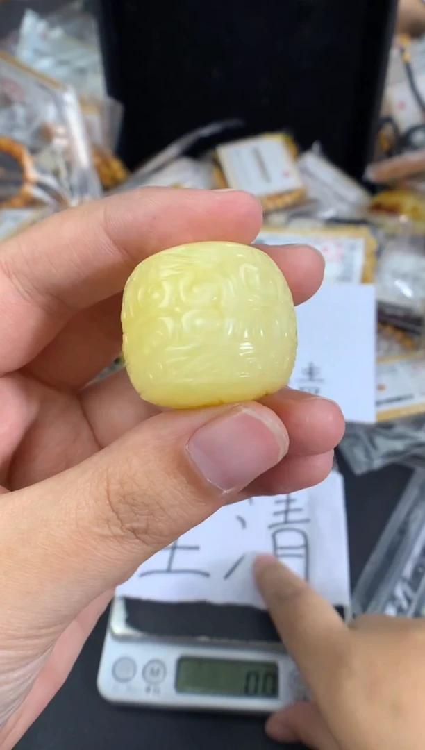 蜜蜡未镶嵌珠宝奇石1