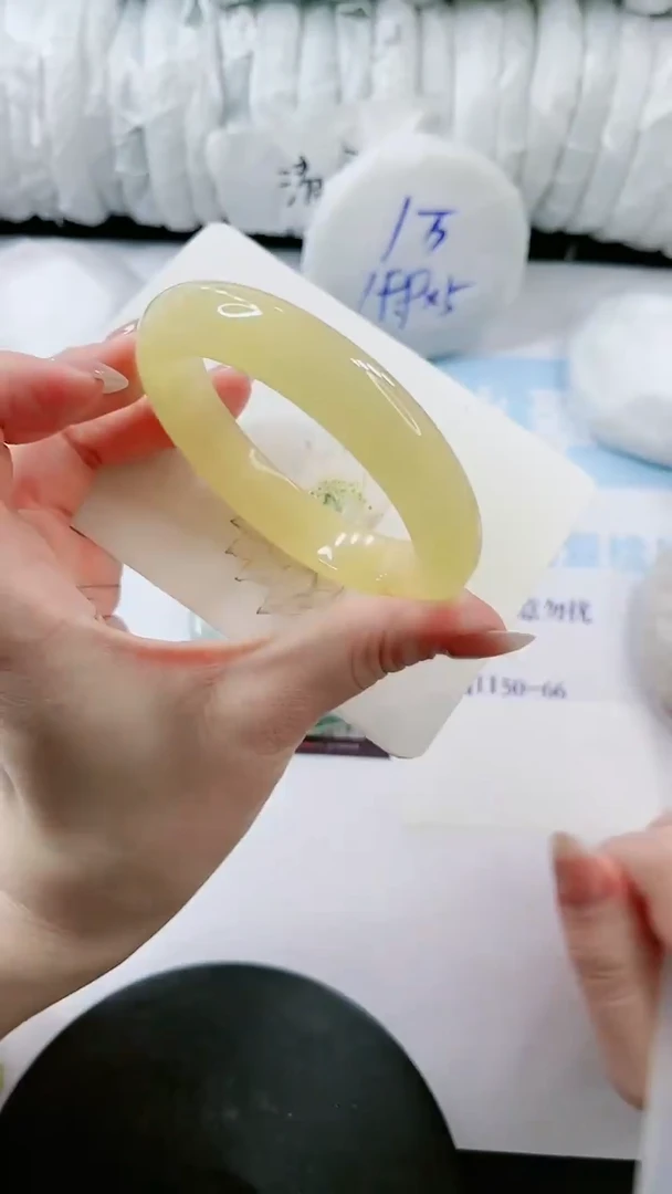 石英质玉未镶嵌手镯多样性发货V344