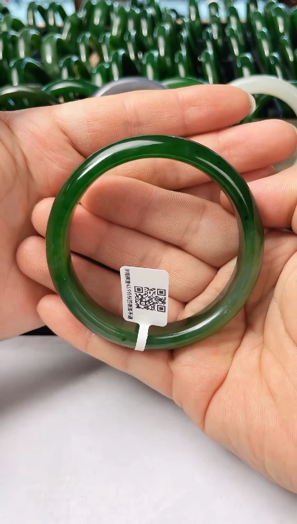 和田玉（碧玉）手镯未镶嵌碧玉手镯