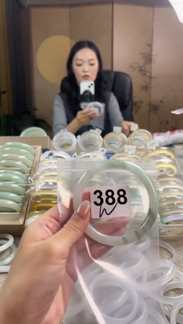 手镯玛瑙/玉髓未镶嵌天山翠默认微抠388