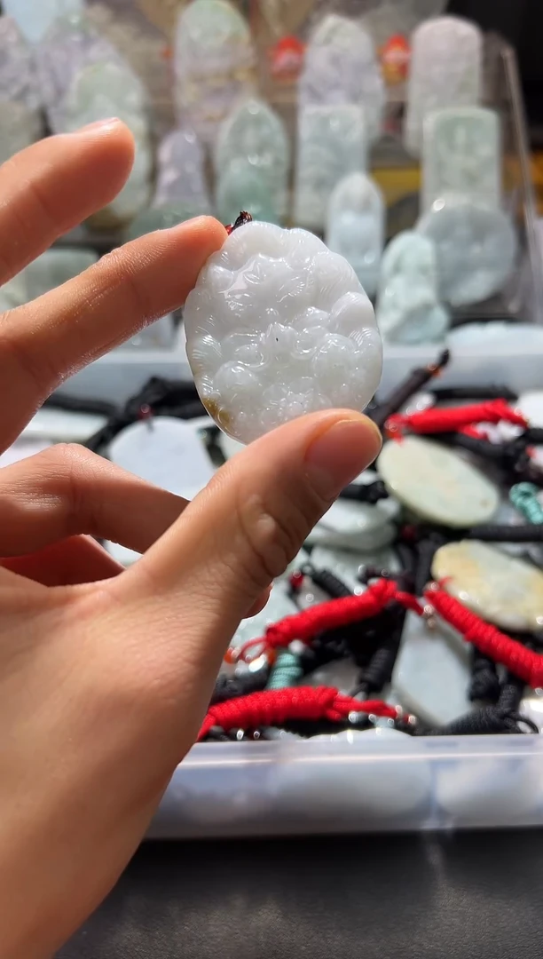 颈饰未镶嵌翡翠12/17    061