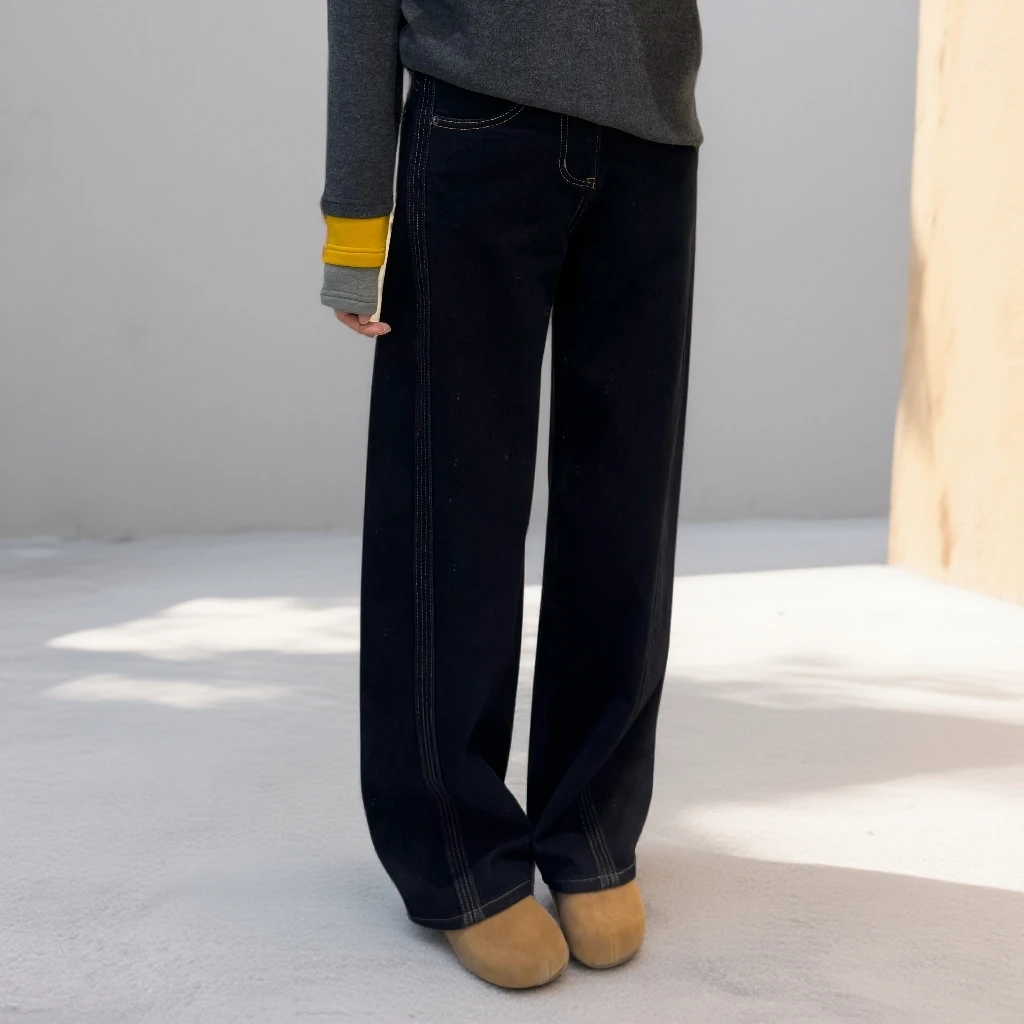 宿慕SUMU设计感拼接加绒保暖弯刀牛仔裤2025冬季显瘦牛仔裤33017