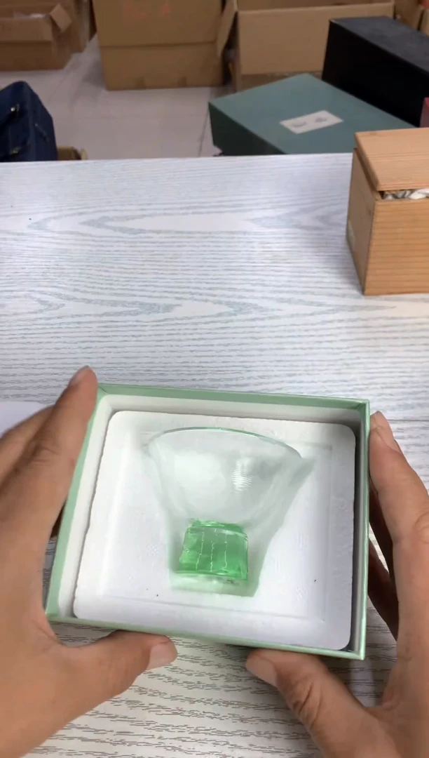 M***杨默认微瑕，不退不换，介意勿拍