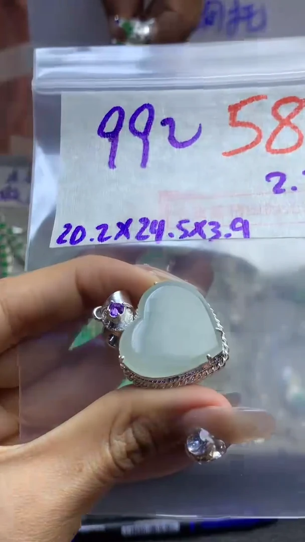 【闪购商品】定制翡翠未镶嵌毛货需精细抛光多样性发货拍一发一