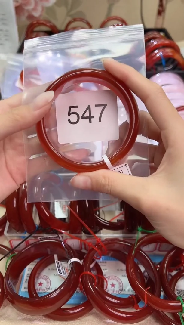 玛瑙/玉髓手镯未镶嵌62圈口*547