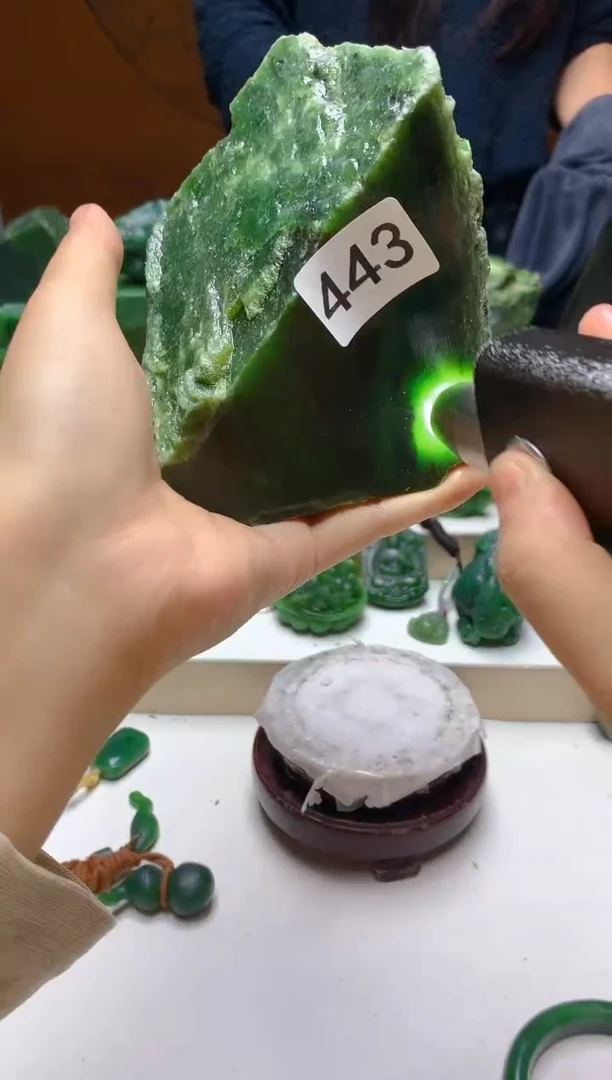 未镶嵌和田玉（碧玉）珠宝半成品0