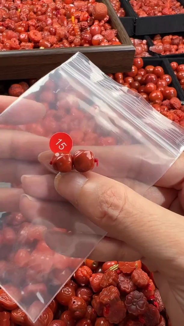 南红玛瑙未镶嵌颈饰1