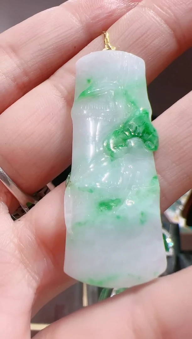 【闪购商品】翡翠颈饰未镶嵌202521076