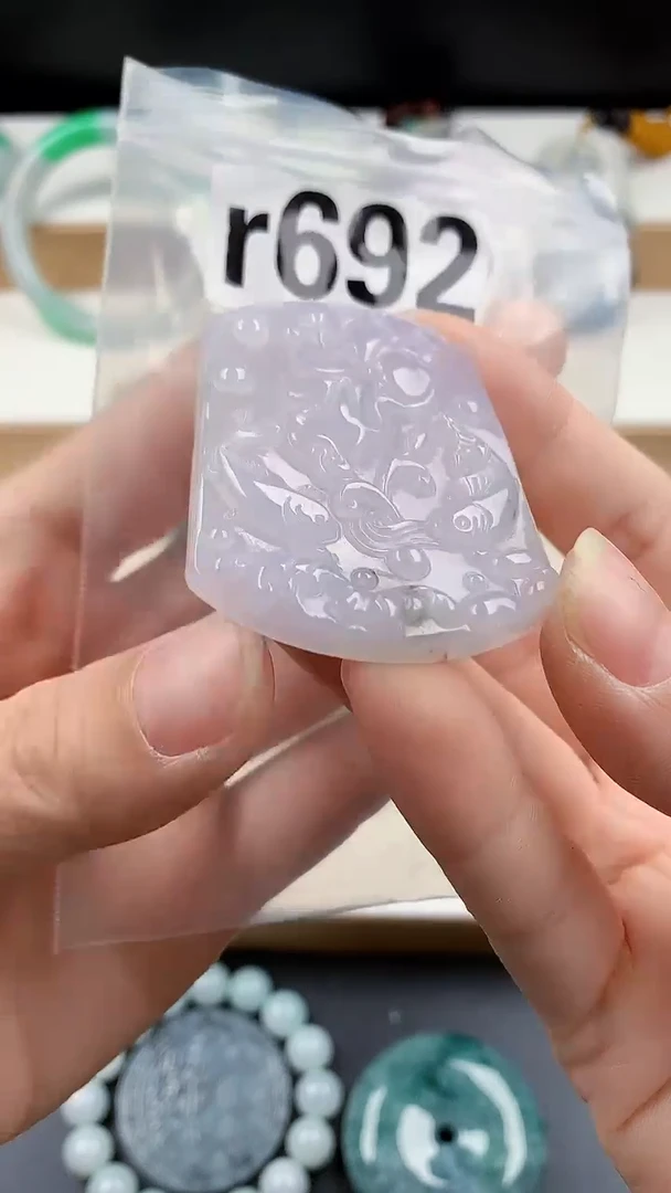 颈饰未镶嵌翡翠天然翡翠吊坠挂件