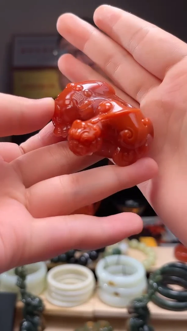 颈饰未镶嵌南红玛瑙吊坠