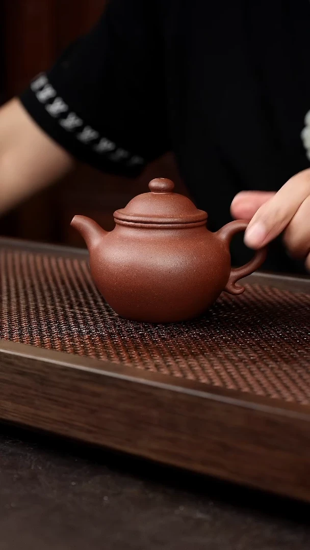 茶壶紫砂底槽清莲子