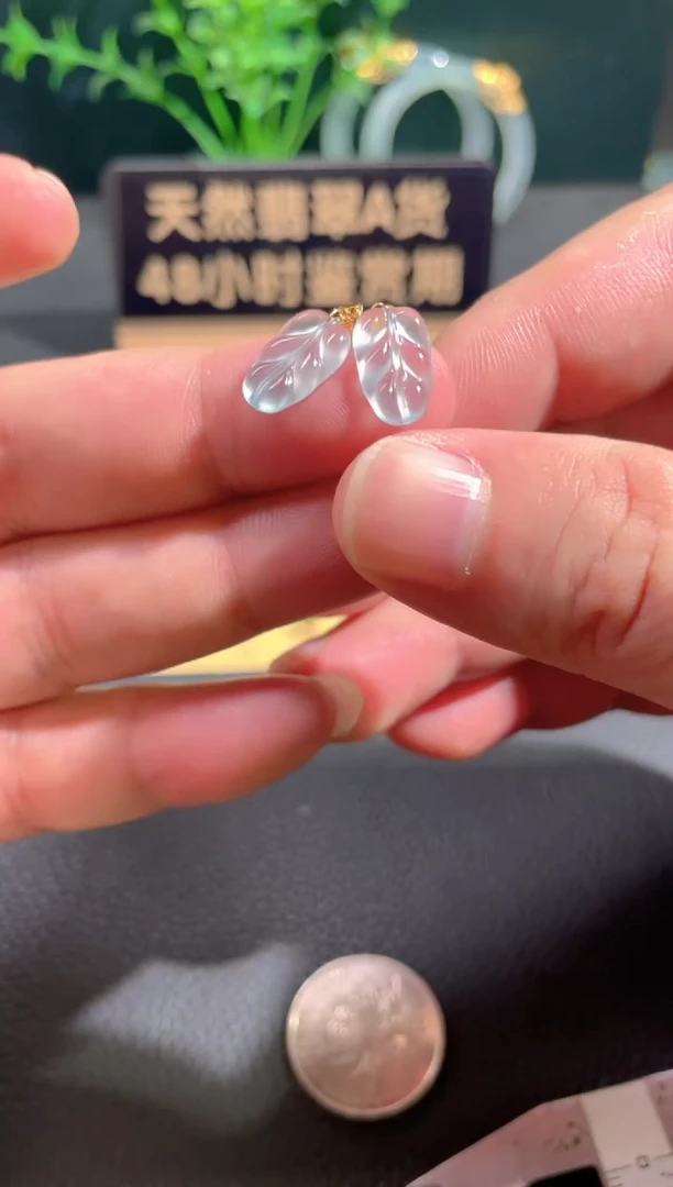 翡翠18K金镶嵌颈饰翡翠