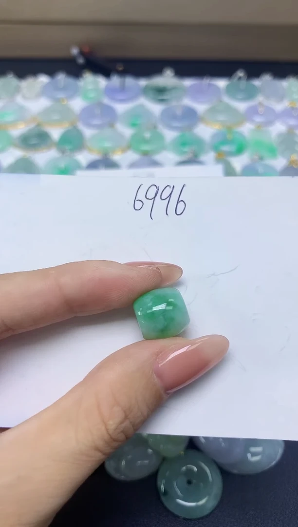 翡翠未镶嵌颈饰天然自然緬甸A貨翡翠