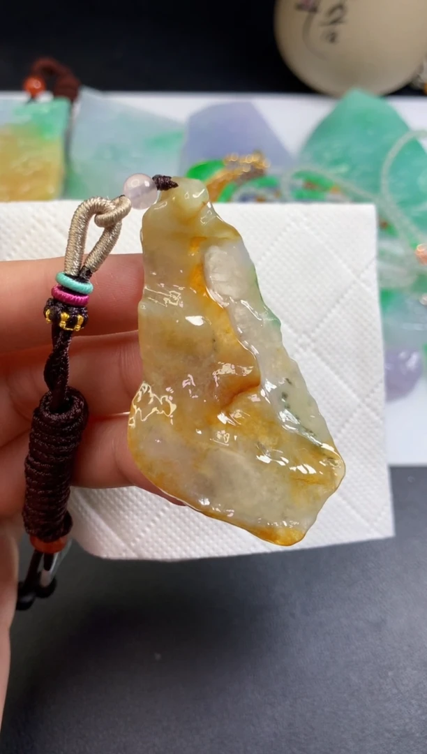 翡翠未镶嵌颈饰