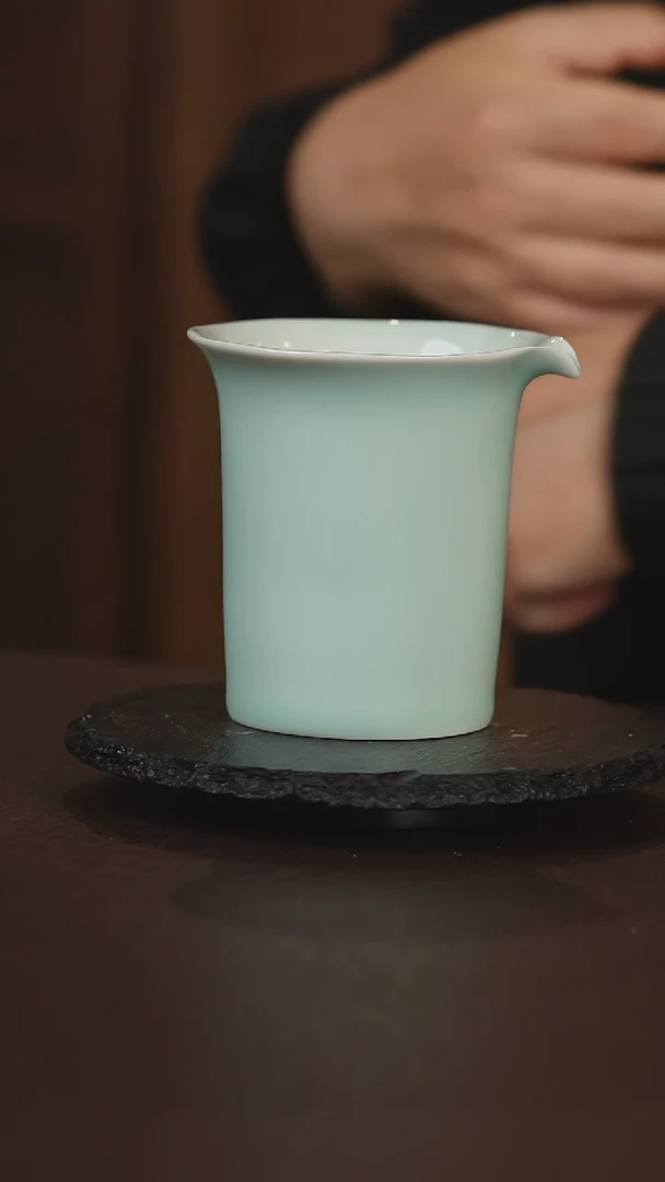 景德镇影青釉陶瓷直公道杯（微瑕）