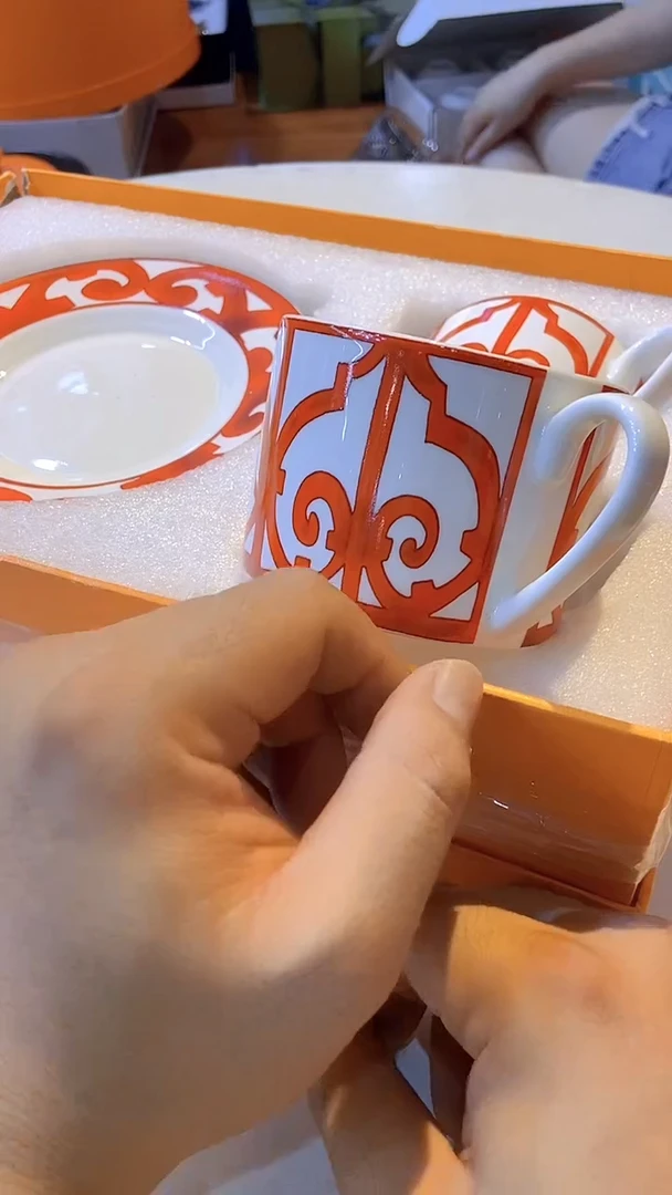 杯鸿辉家品牌瓷器，京东包邮！