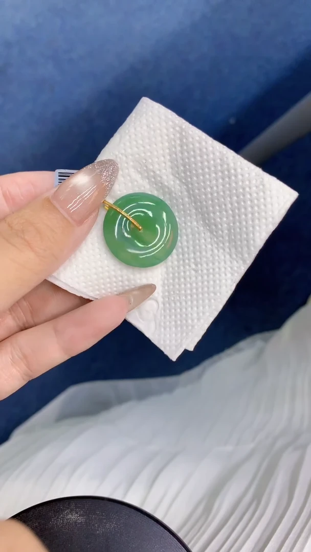 颈饰18K金镶嵌翡翠1