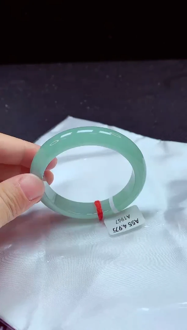 【闪购商品】翡翠手镯未镶嵌镯子55+