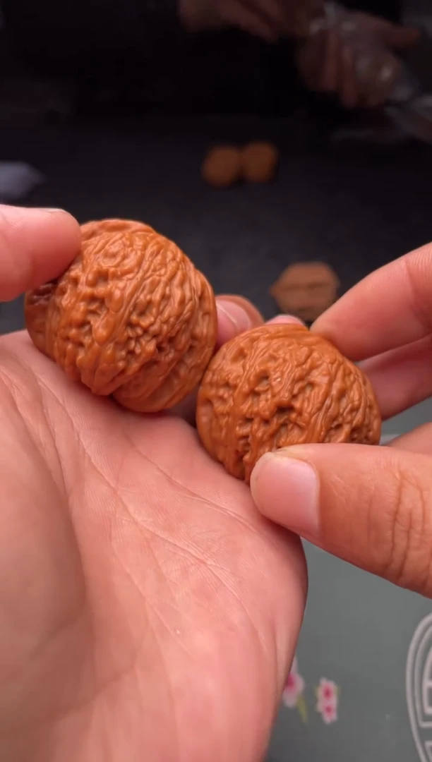 把件文玩核桃a11 泥鳅背    40尺