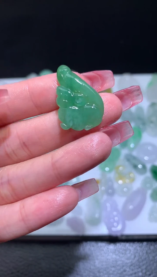 定制翡翠未镶嵌松鼠