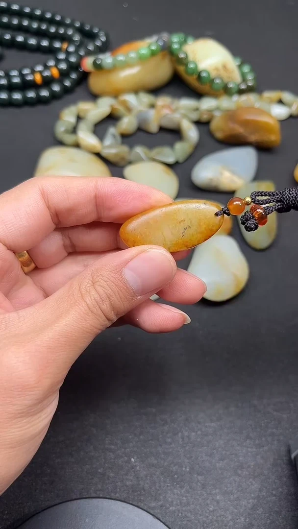 颈饰未镶嵌和田玉和田玉随形吊坠