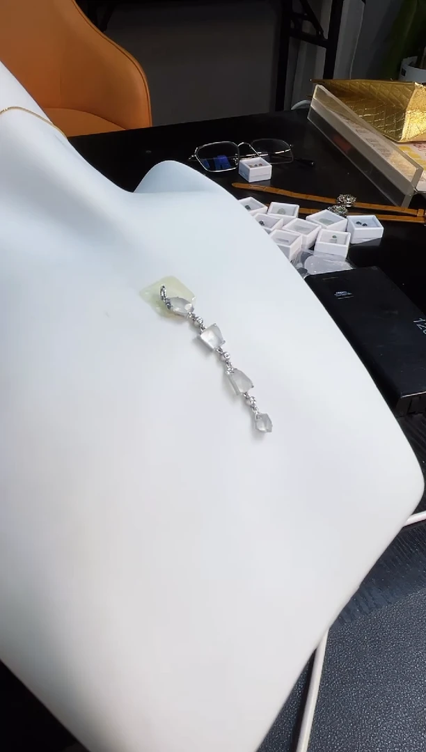 吊坠(不含链)18K金镶嵌翡翠JF0002白冰吊坠