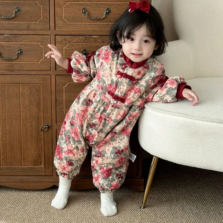 婴儿衣服冬季连体衣加绒夹棉爬服0-2岁满月百天哈衣拜年服周岁服4