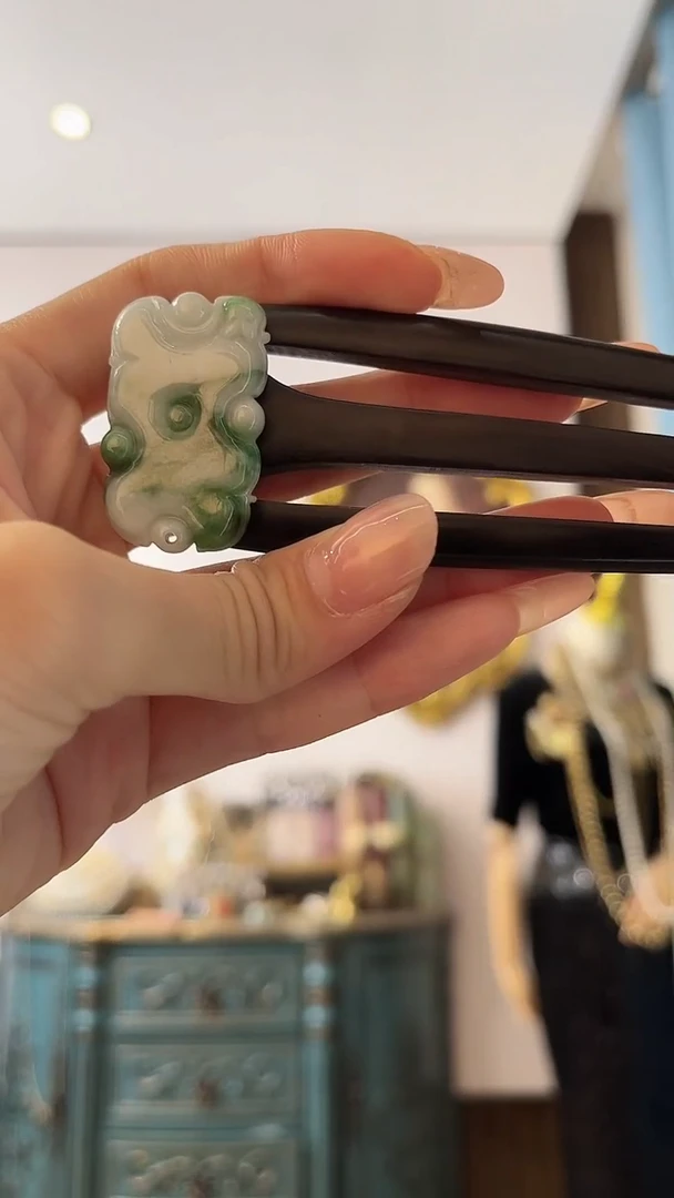 翡翠未镶嵌颈饰?****?翡翠B480