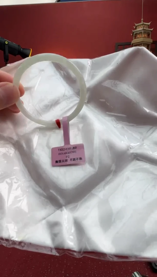 未镶嵌手镯（圆镯）翡翠翡翠手镯7