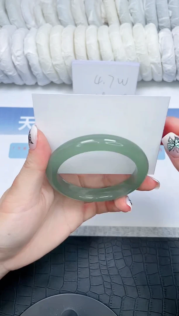 【闪购商品】石英质玉手镯未镶嵌392-58.4