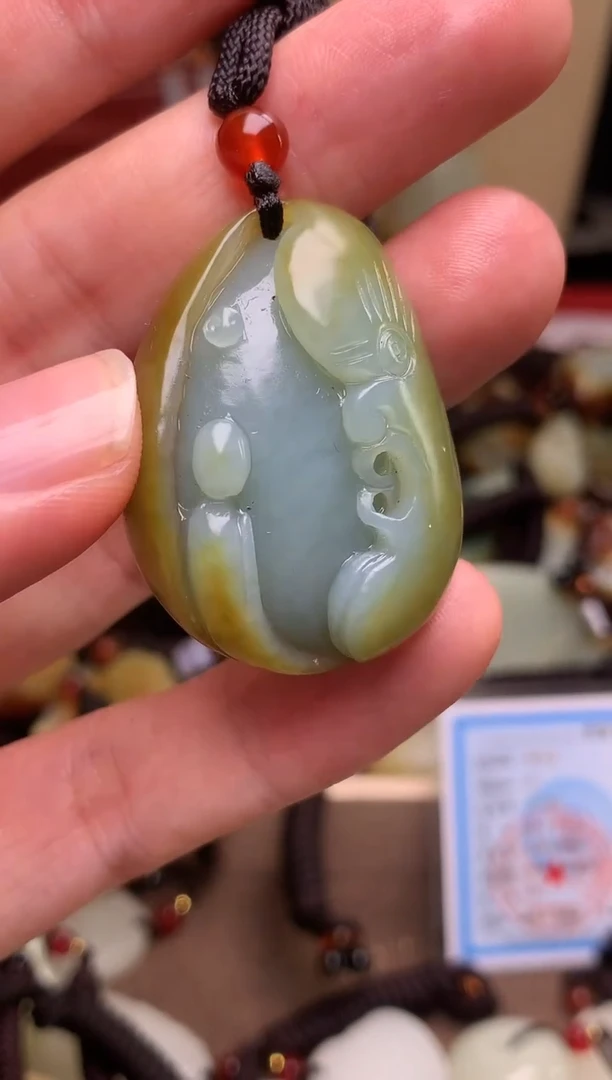 颈饰未镶嵌和田玉新疆料青海料清水和田玉吊坠