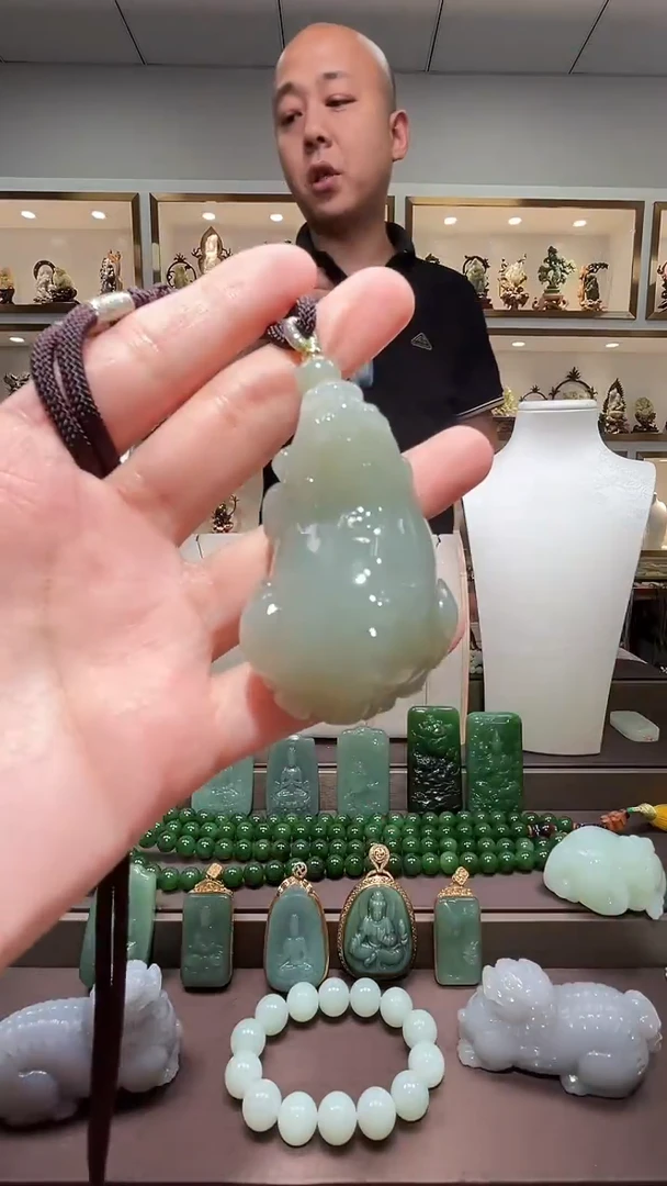 和田玉未镶嵌颈饰苏