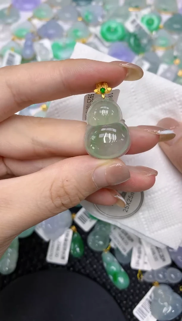 颈饰18K金镶嵌翡翠11111111