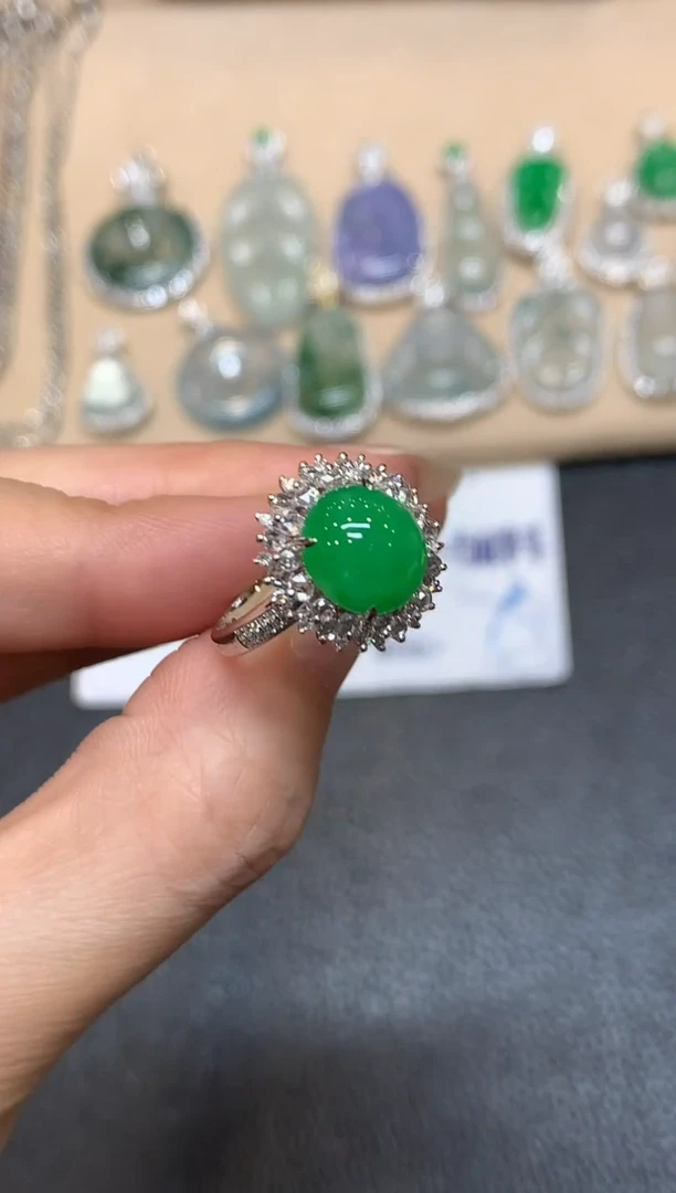 18K金镶嵌戒指翡翠蛋面【无服务费