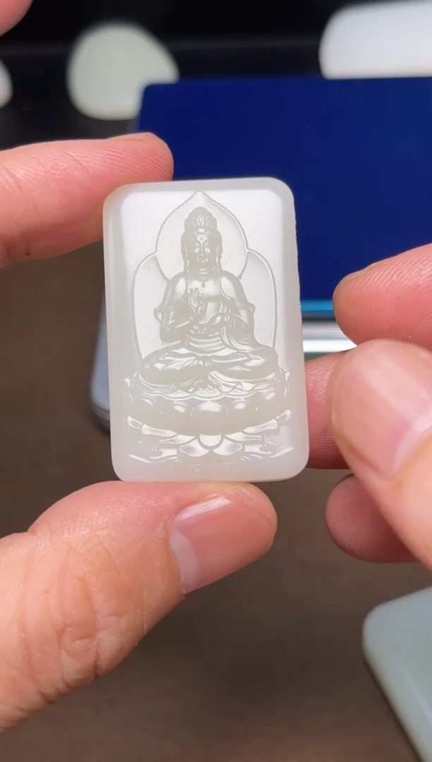 和田玉未镶嵌颈饰50 落款