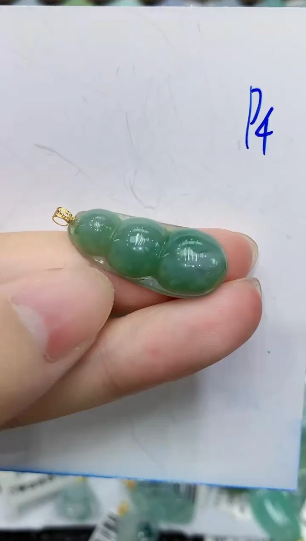 翡翠18K金镶嵌颈饰111111111