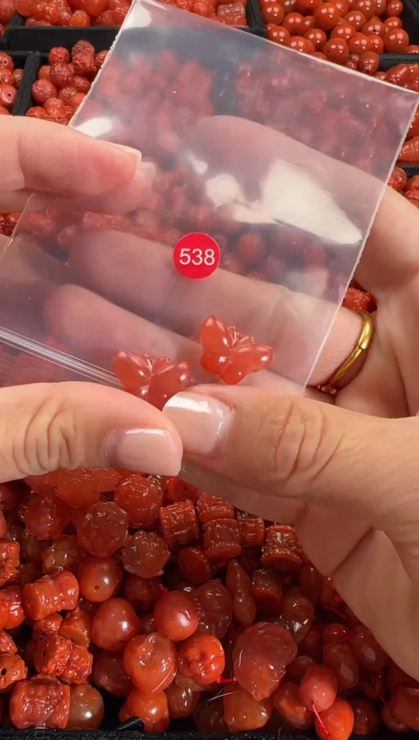 颈饰未镶嵌南红玛瑙1