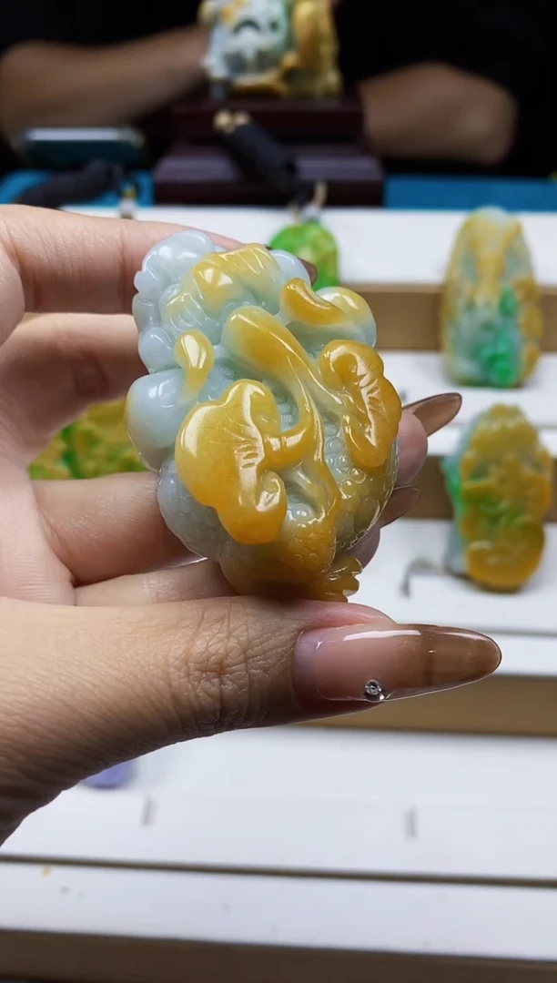 颈饰未镶嵌翡翠1