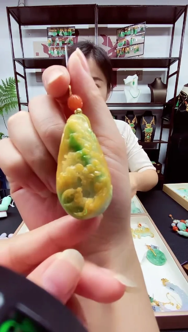 翡翠未镶嵌颈饰翡翠吊坠