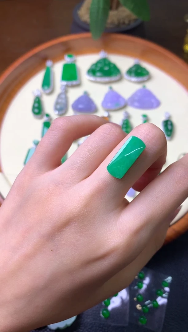 【闪购商品】定制翡翠未镶嵌裸石（镶嵌定制）