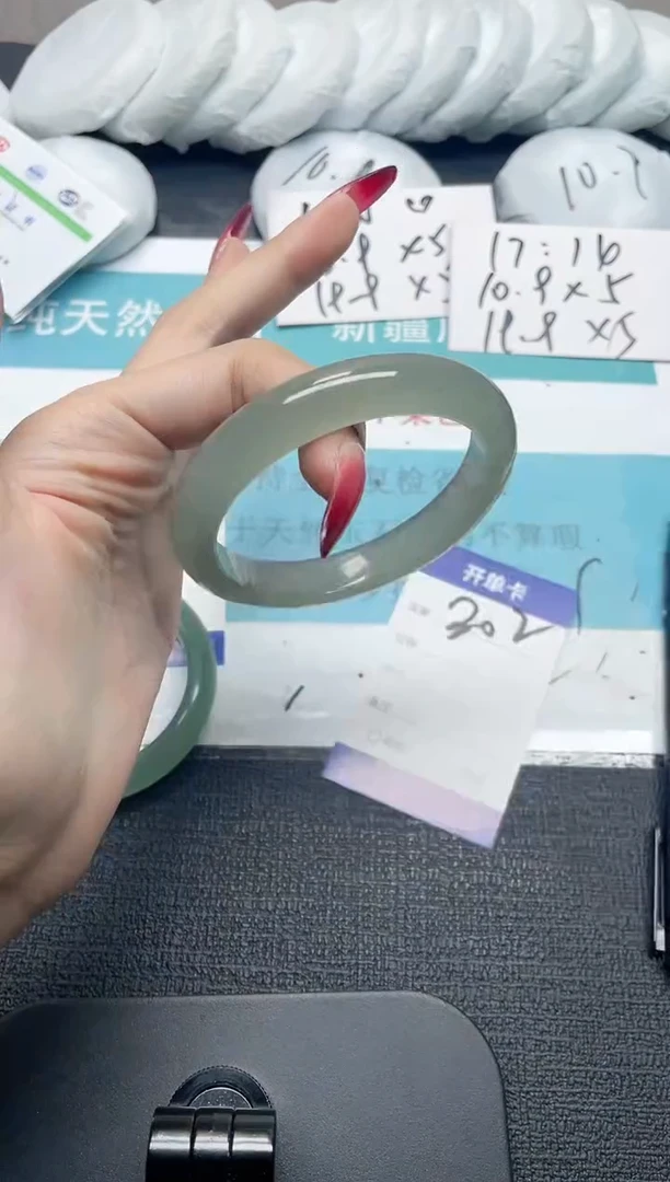 未镶嵌手镯石英质玉302-62