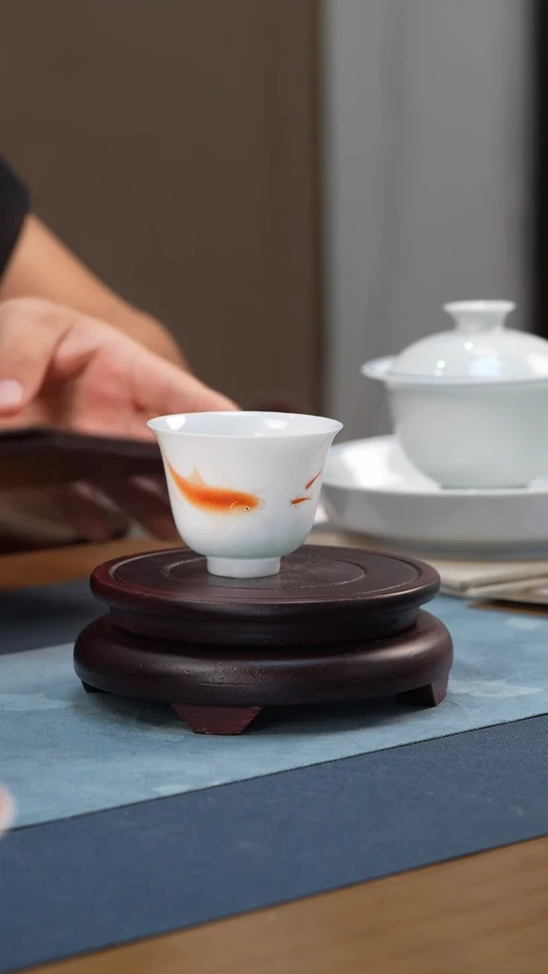 瓶黄景初老师-矾红鱼纹杯