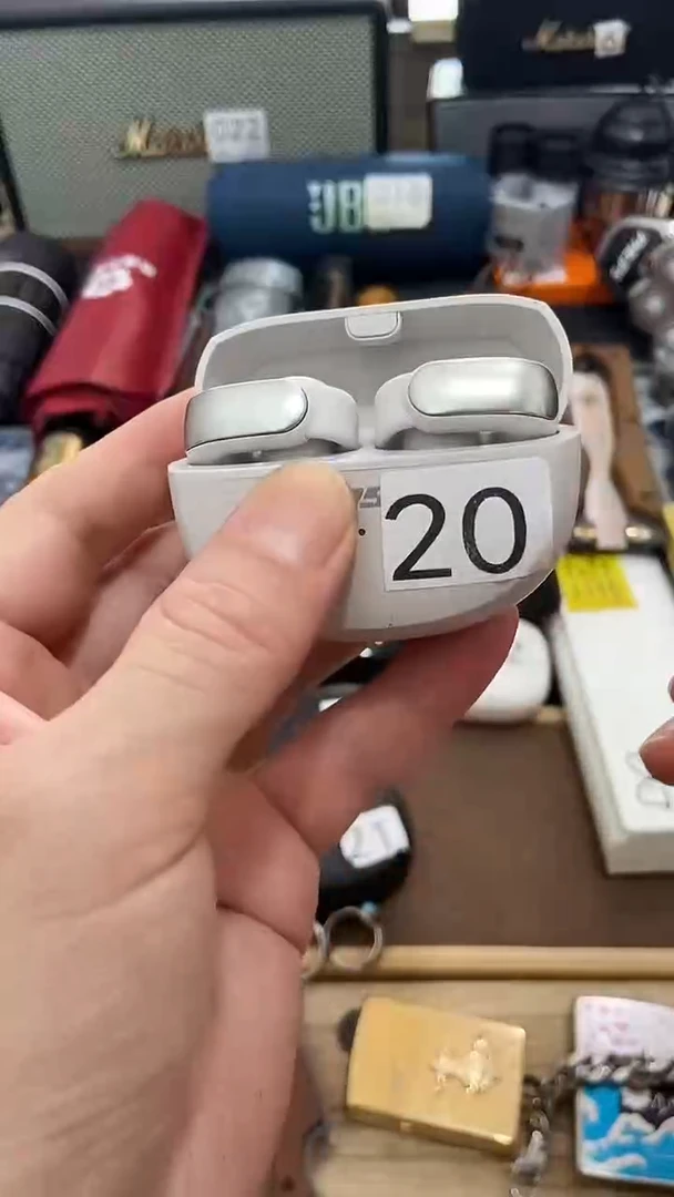 瓷片闪购商品  如图所示