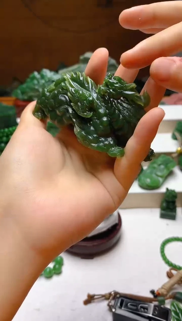 未镶嵌和田玉（碧玉）摆件1