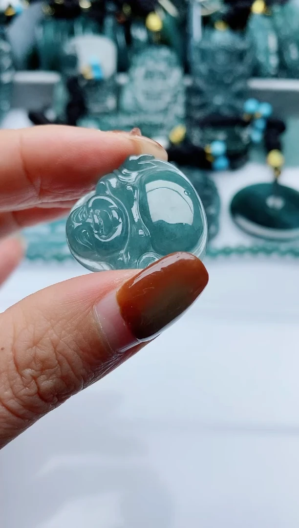 颈饰未镶嵌翡翠