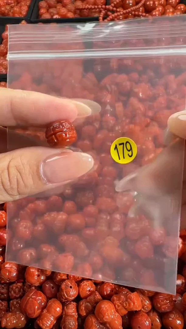 颈饰未镶嵌南红玛瑙1