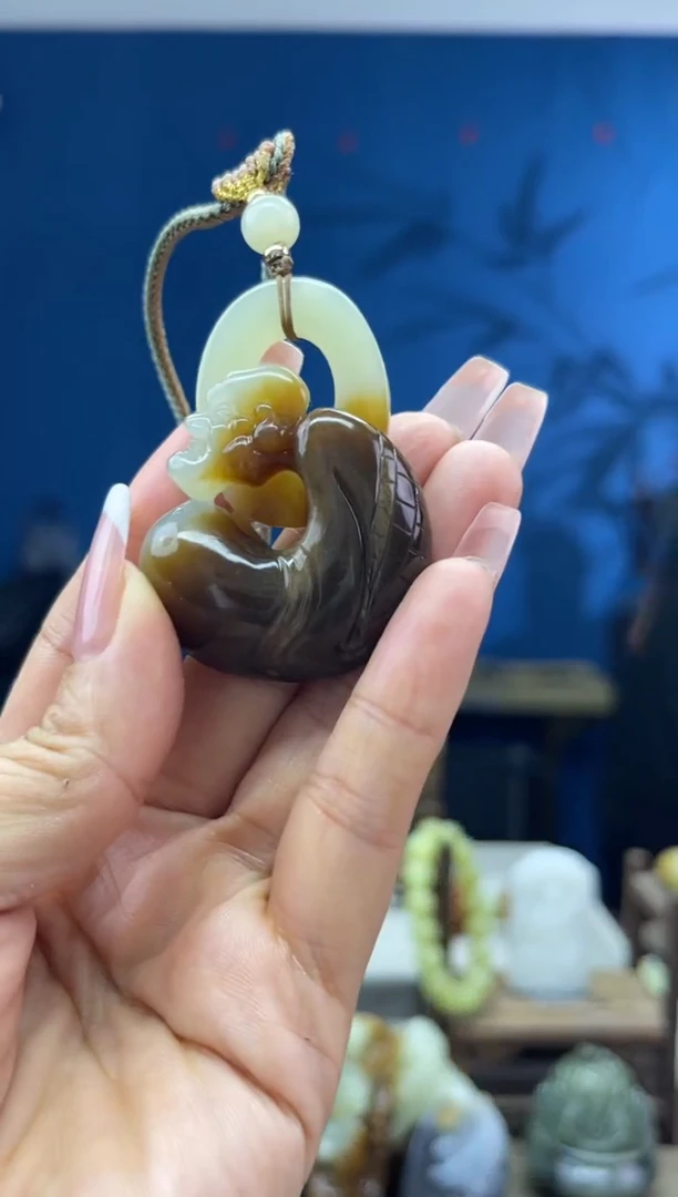 颈饰未镶嵌和田玉1